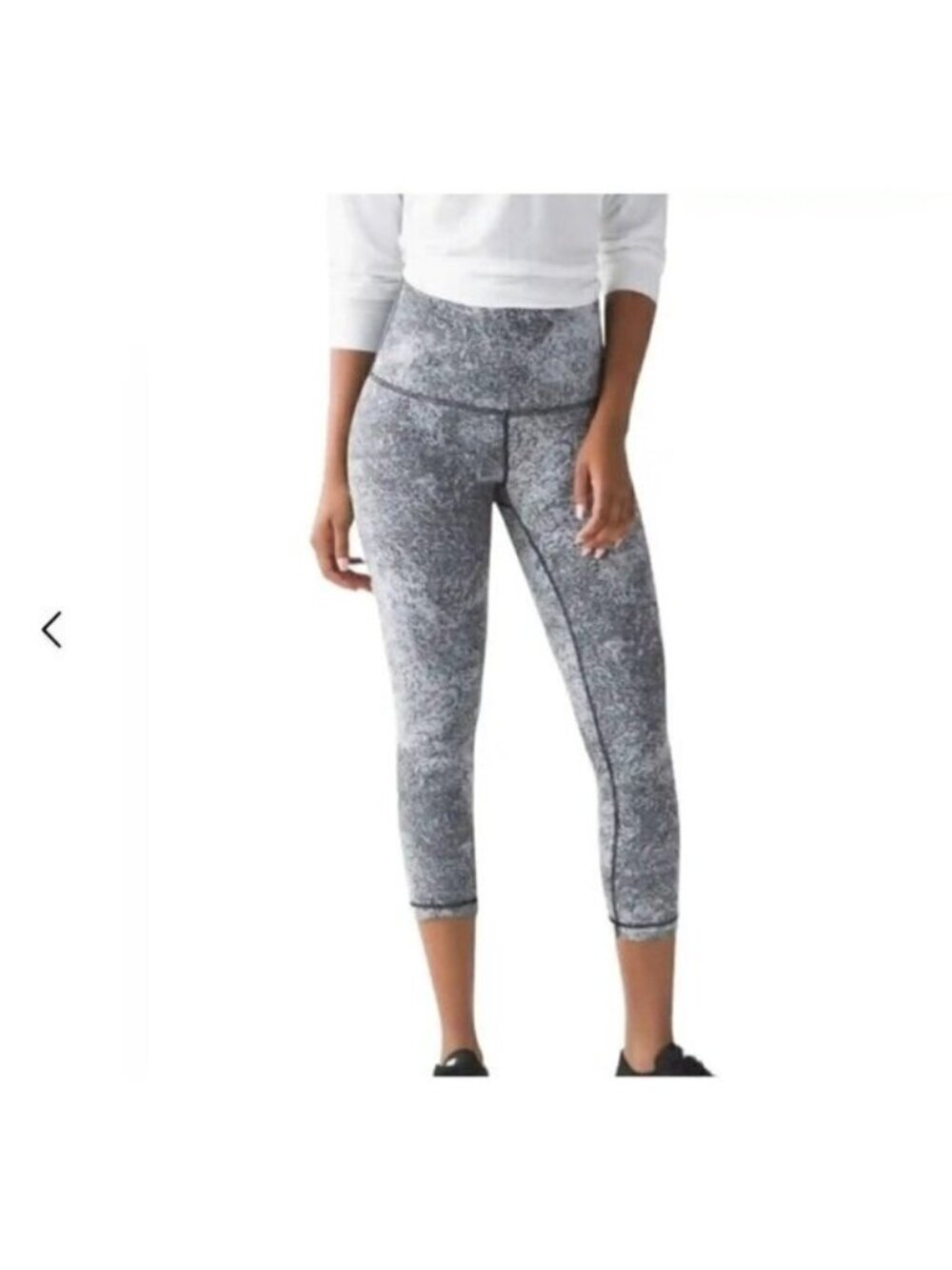 Lululemon Wunder Under Highrise crop Luon In black white spray , Size 4 B62